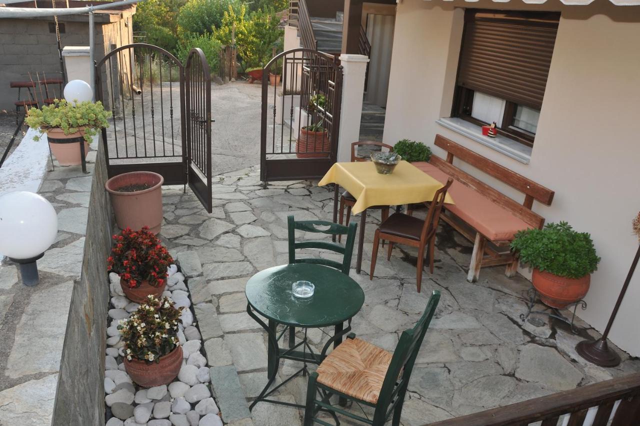 Guesthouse Bloutsos Rooms Кастракіон Екстер'єр фото
