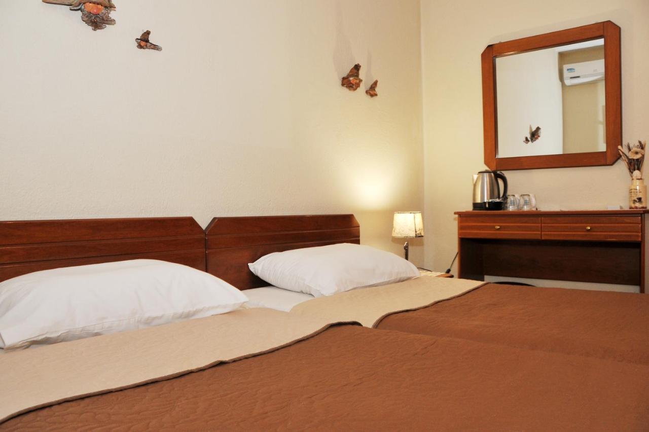 Guesthouse Bloutsos Rooms Кастракіон Екстер'єр фото