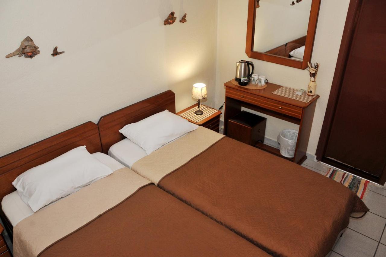 Guesthouse Bloutsos Rooms Кастракіон Екстер'єр фото